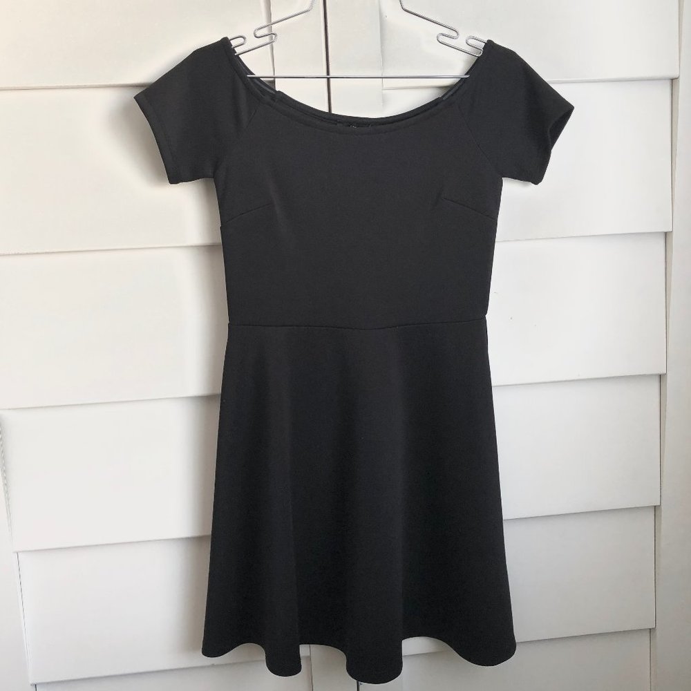 Forever 21 Basic Black Skater Dress